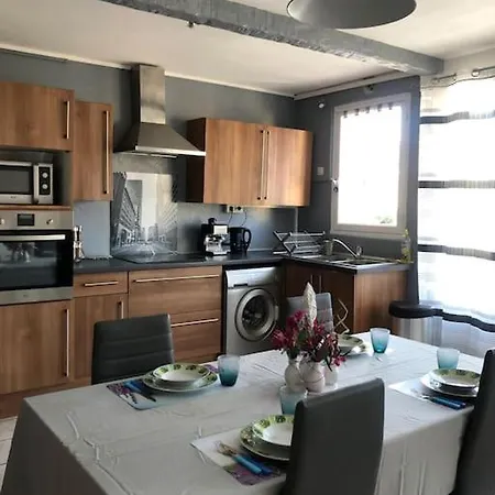 Balcon, Place De Parking, Centre *