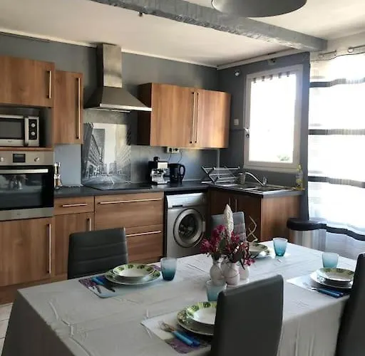 Balcon, Place De Parking, Centre *