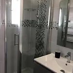Apartment Balcon, Place De Parking, Centre *