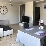 Balcon, Place De Parking, Centre Apartment *